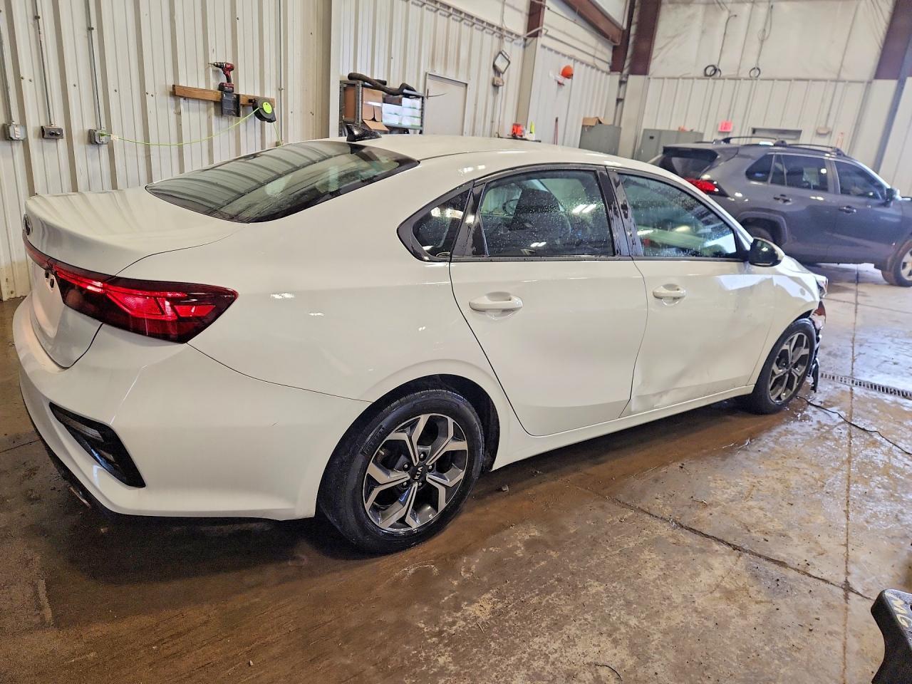 2019 Kia Forte Lxs - Фото 3