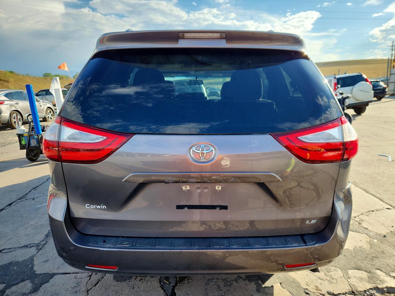 2015 Toyota Sienna Le - Фото 6