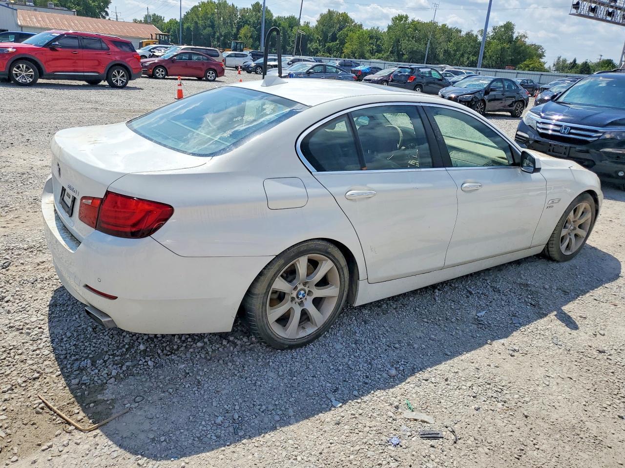 2012 BMW 550 Xi - Image 3