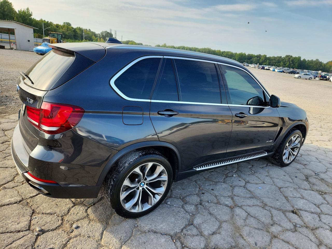 2016 BMW X5 xDrive50I - Фото 3