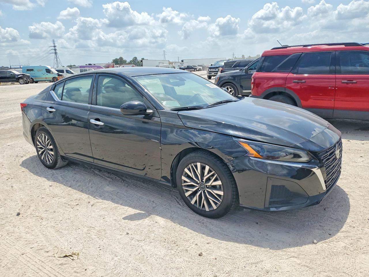 2023 Nissan Altima 2.5 Sv - Image 4