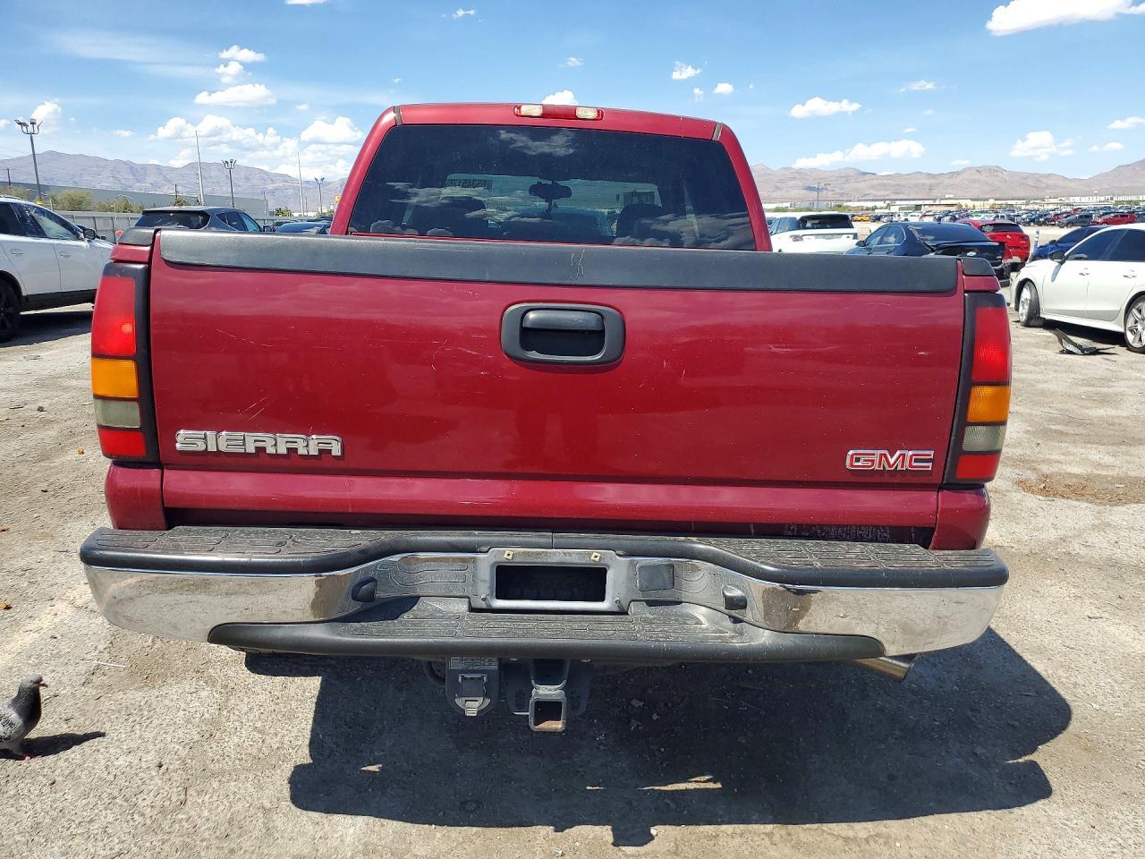 2005 GMC New Sierra C1500 - Image 6