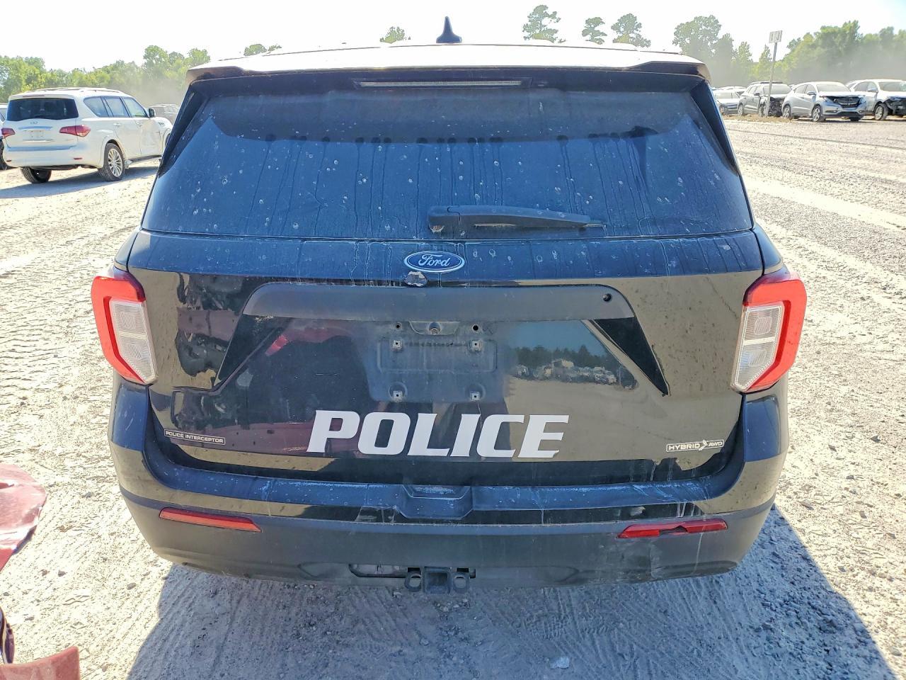 2022 Ford Explorer Police Interceptor - Image 6