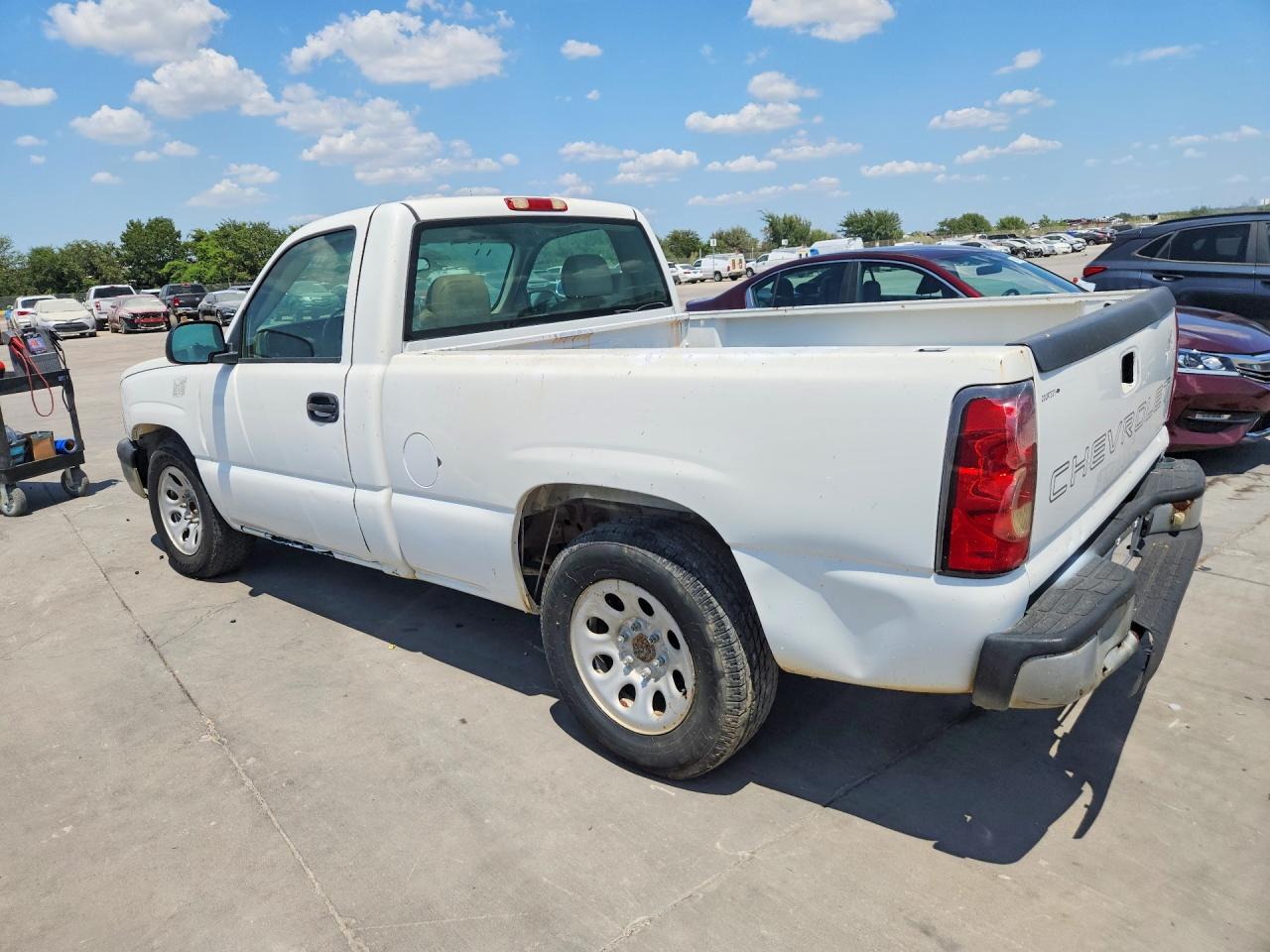 2006 Chevrolet Silverado C1500 - Image 2