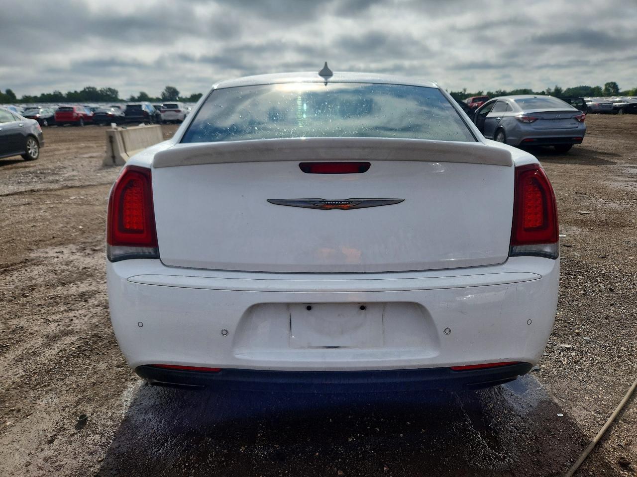 2018 Chrysler 300 S - Фото 6