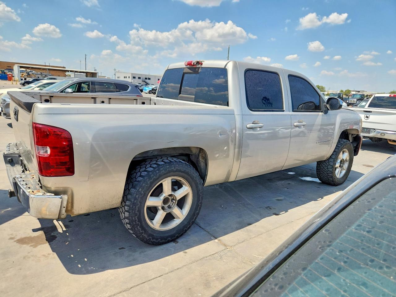 2007 Chevrolet Silverado K1500 Crew Cab - Фото 3