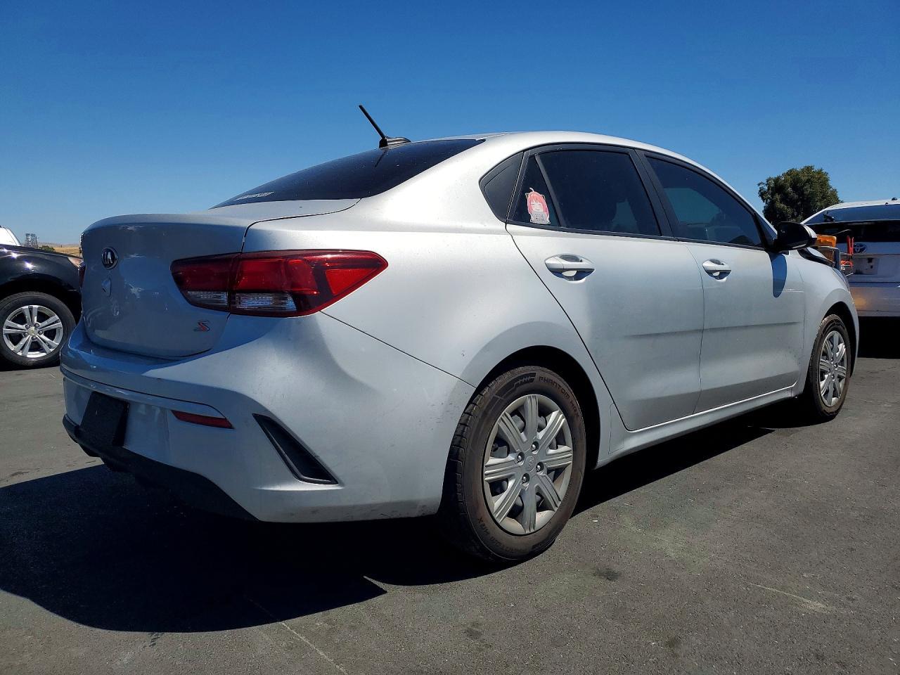 2021 Kia Rio S - Фото 3