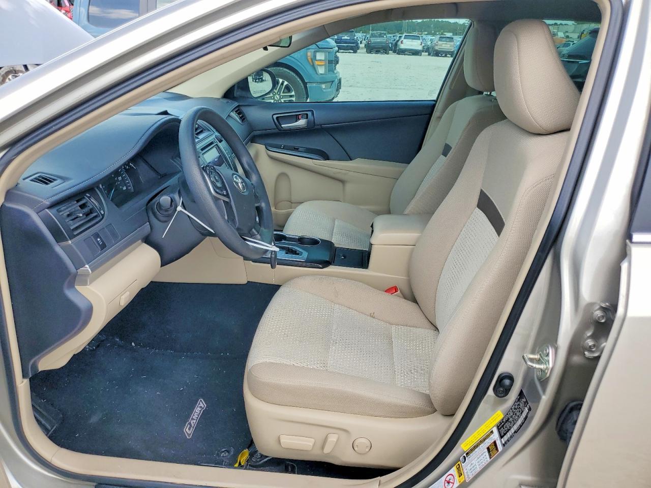 2014 Toyota Camry Le - Фото 7