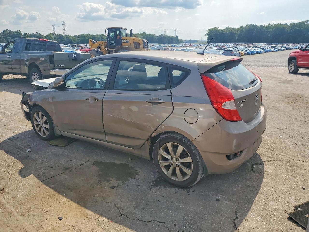 2013 Hyundai Accent Se - Фото 2