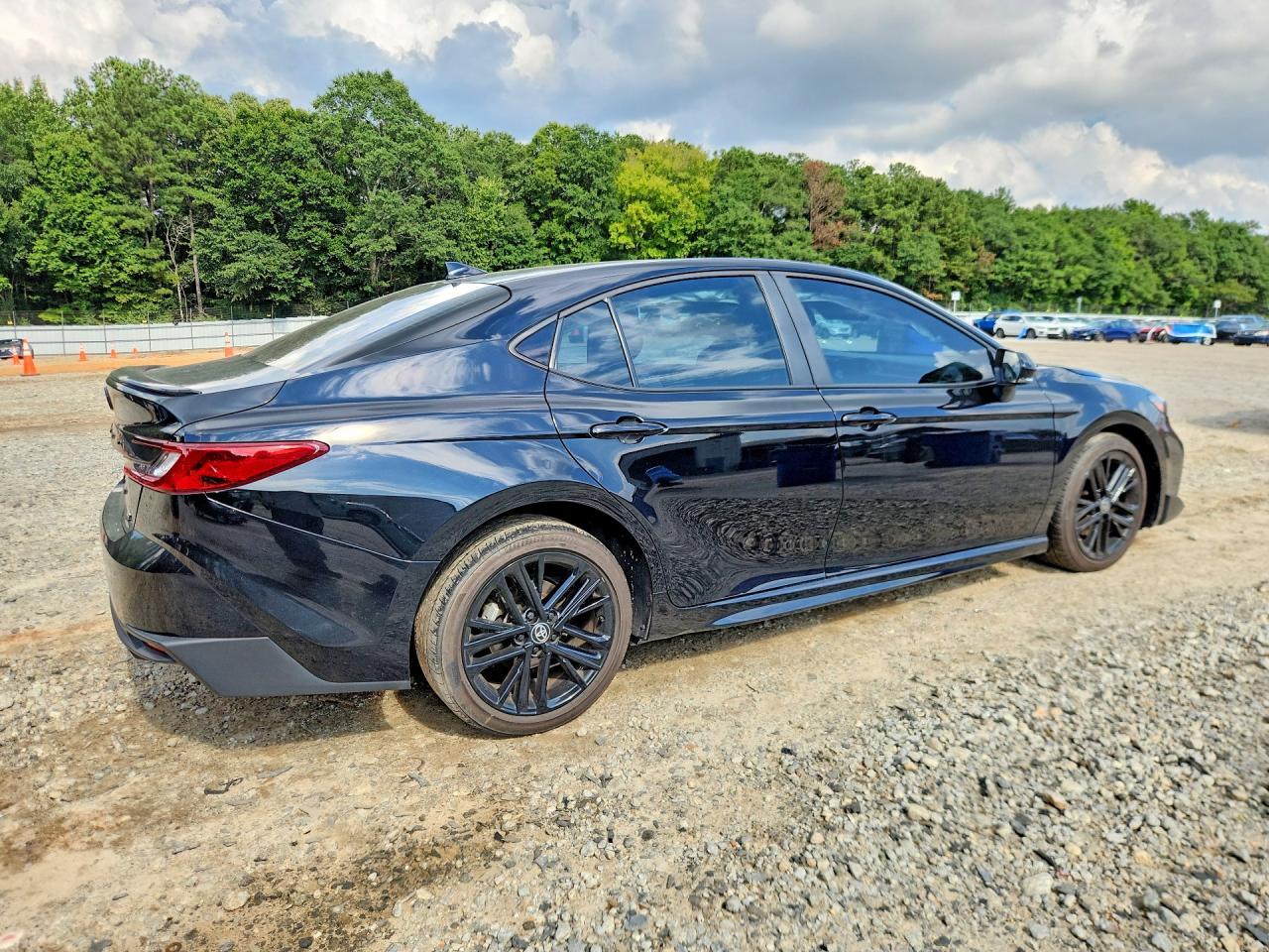 2025 Toyota Camry Se - Фото 3