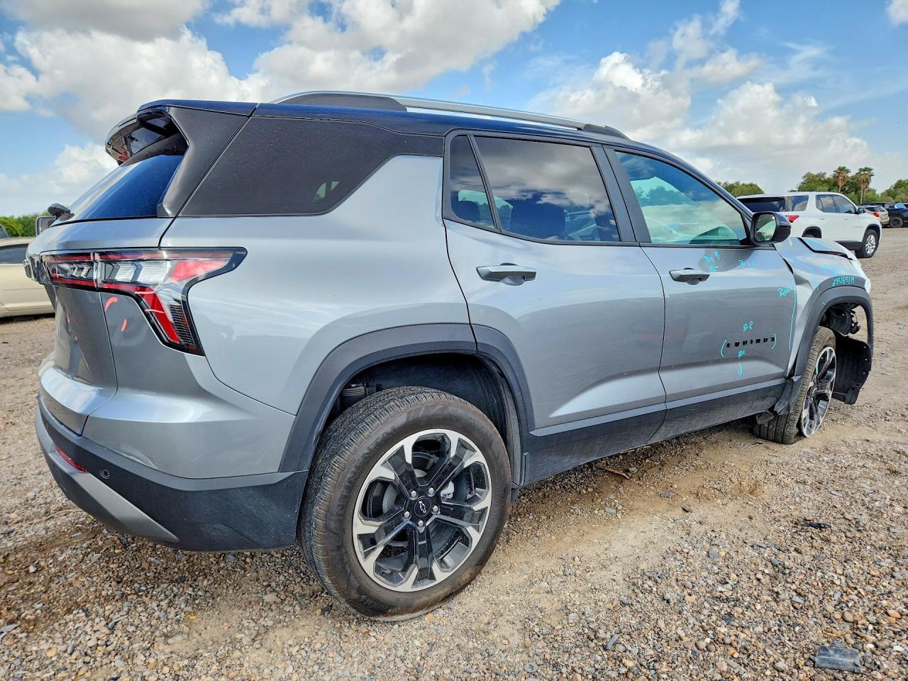 2025 Chevrolet Equinox Lt - Image 3