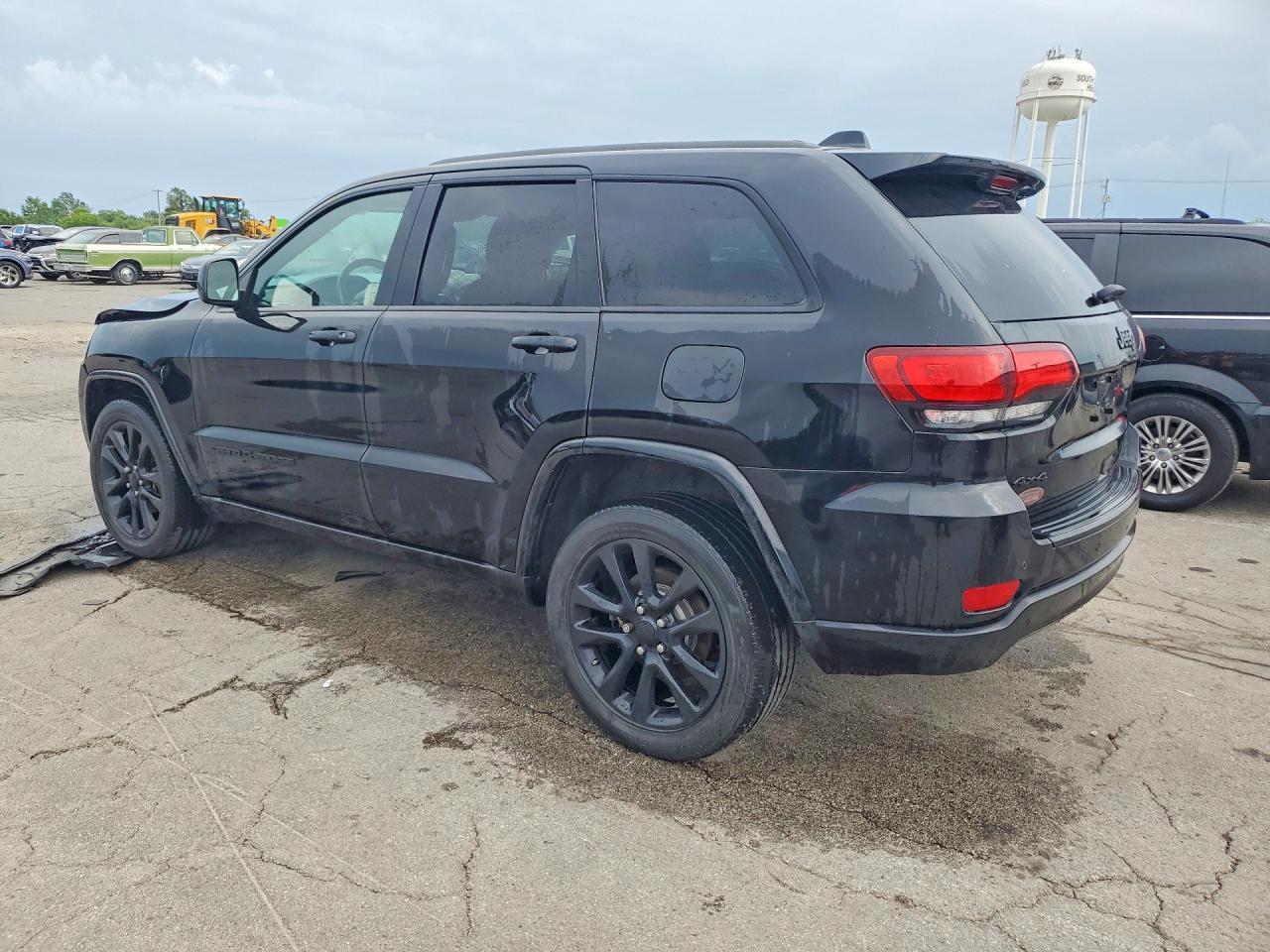 2018 Jeep Grand Cherokee Laredo - Фото 2