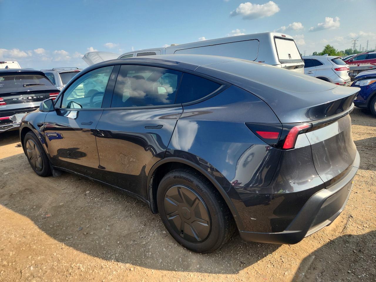 2026 Tesla Model Y - Image 2