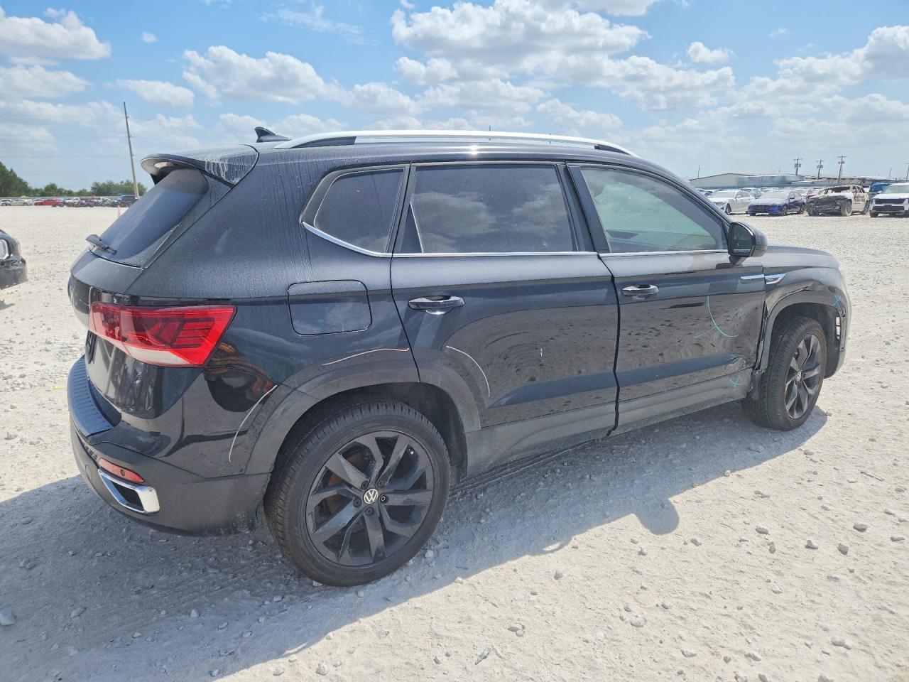 2022 Volkswagen Taos Sel - Фото 3