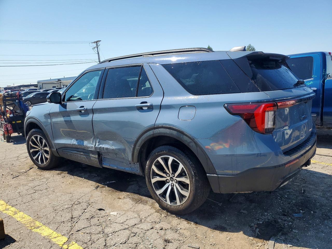 2025 Ford Explorer St-Line - Image 2