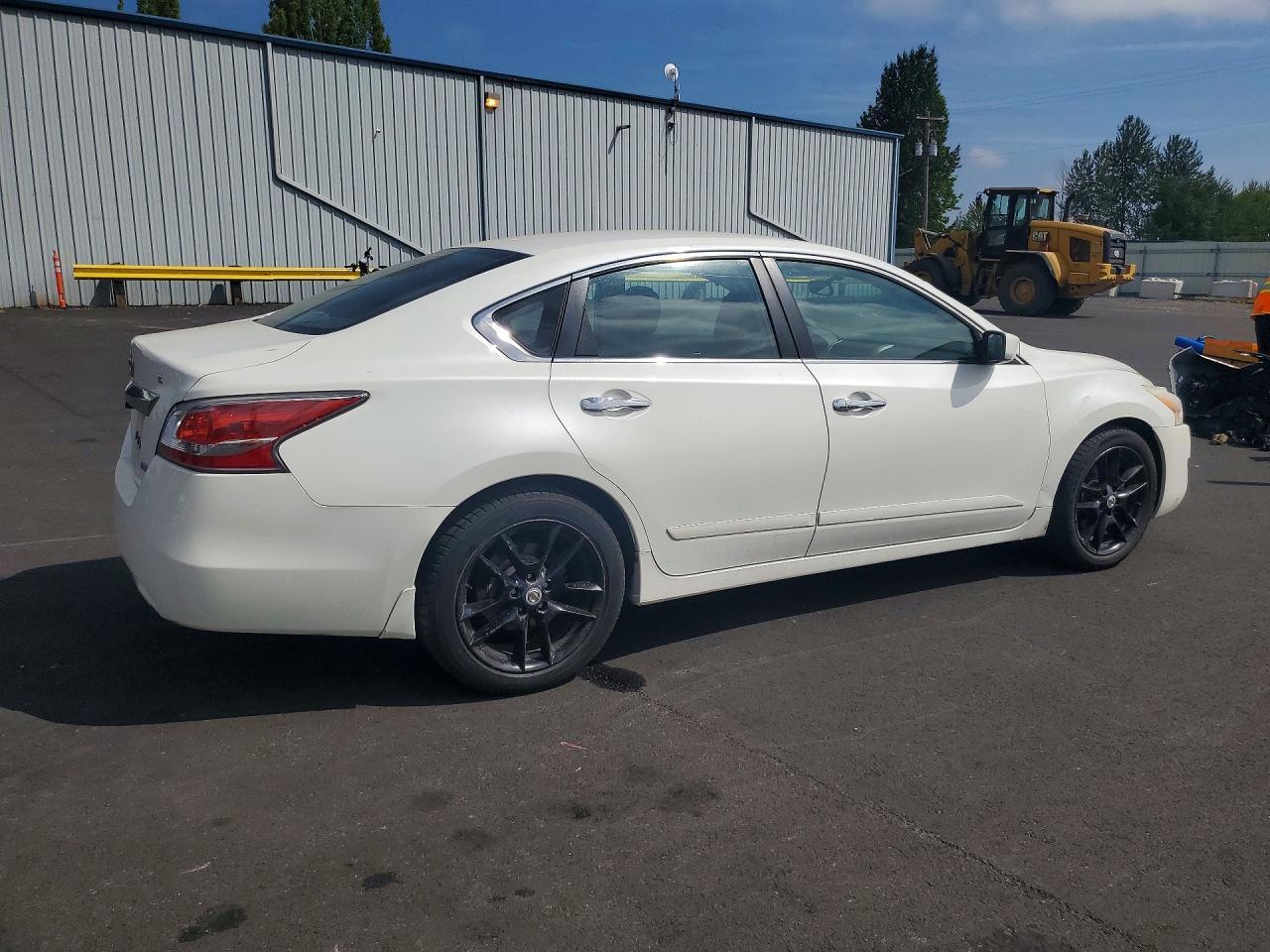 2014 Nissan Altima 2.5 S - Image 3