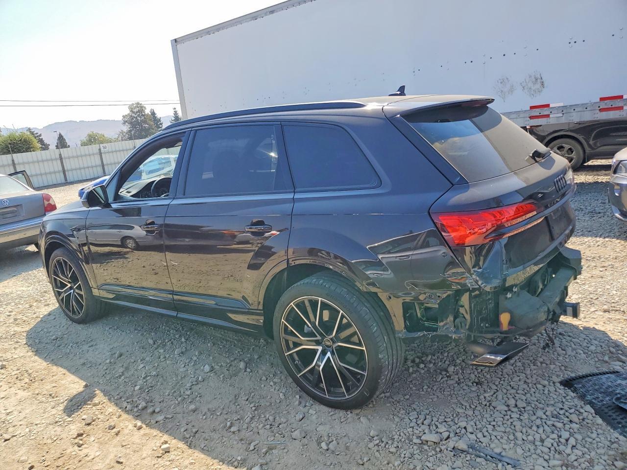 2025 Audi Q7 Prestige - Image 2
