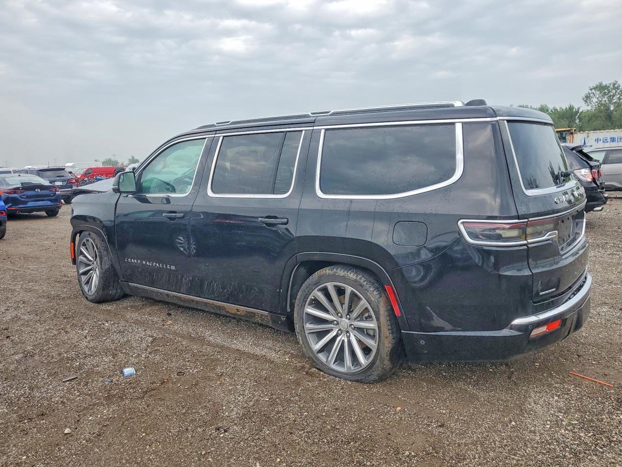 2023 Jeep Grand Wagoneer Series Ii - Image 2