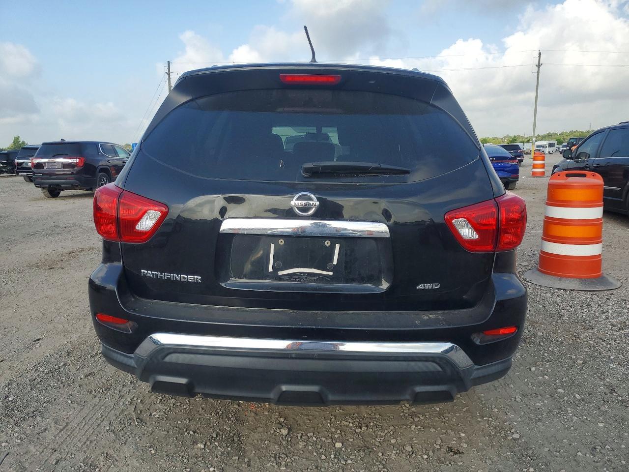 2017 Nissan Pathfinder S - Фото 6