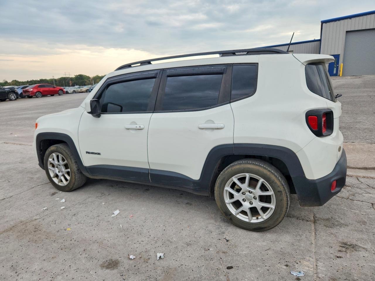 2019 Jeep Renegade Latitude - Image 2