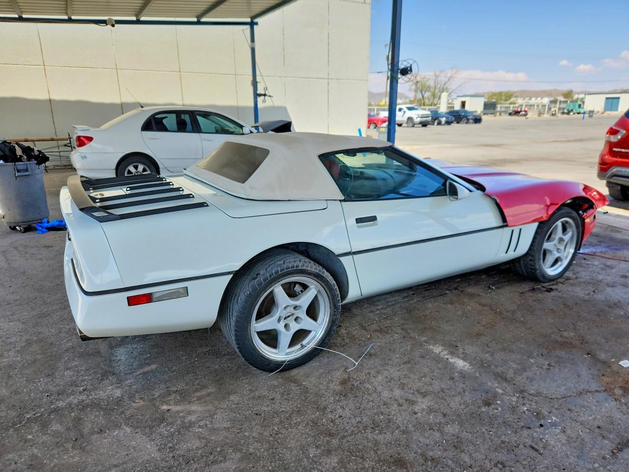 1990 Chevrolet Corvette - Фото 3