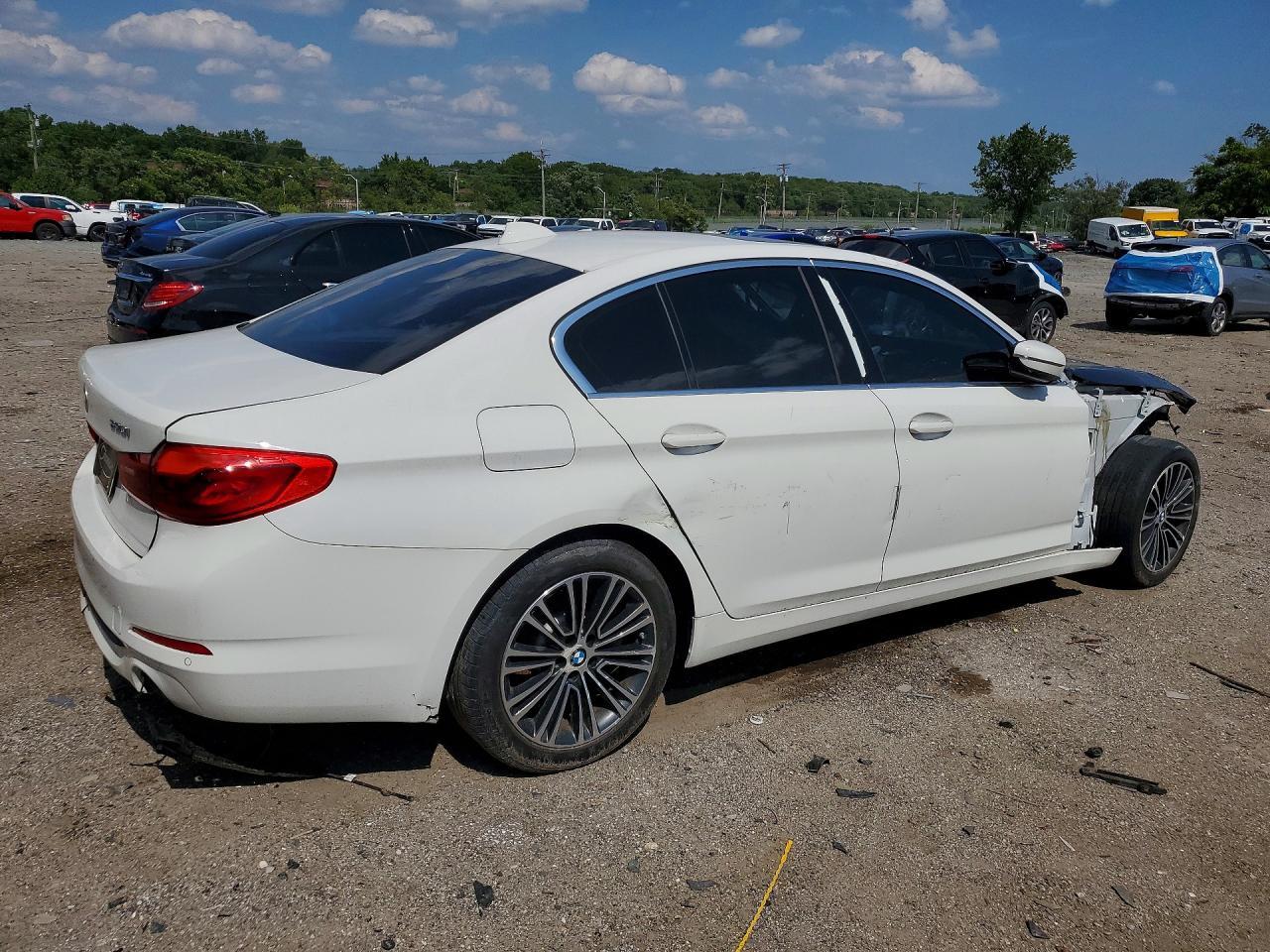2019 BMW 530 Xi - Фото 3
