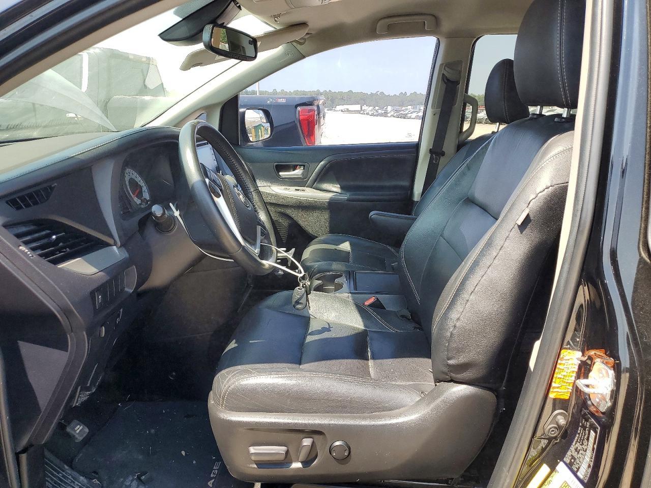 2018 Toyota Sienna Se 8-Passenger - Фото 7