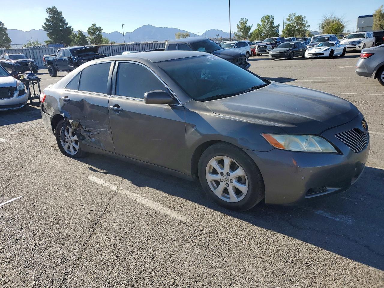 2009 Toyota Camry Le - Image 4
