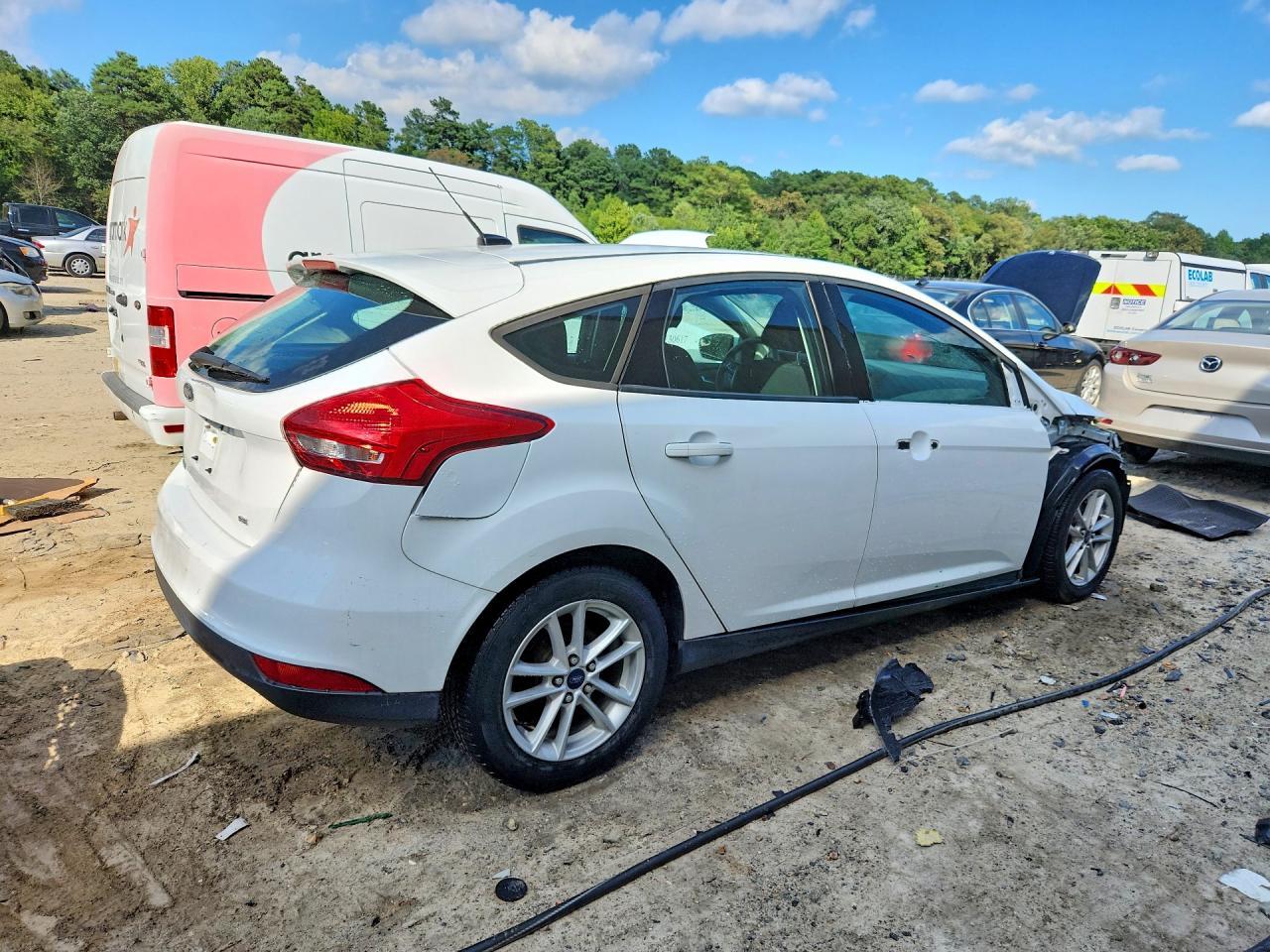 2017 Ford Focus Se - Image 3