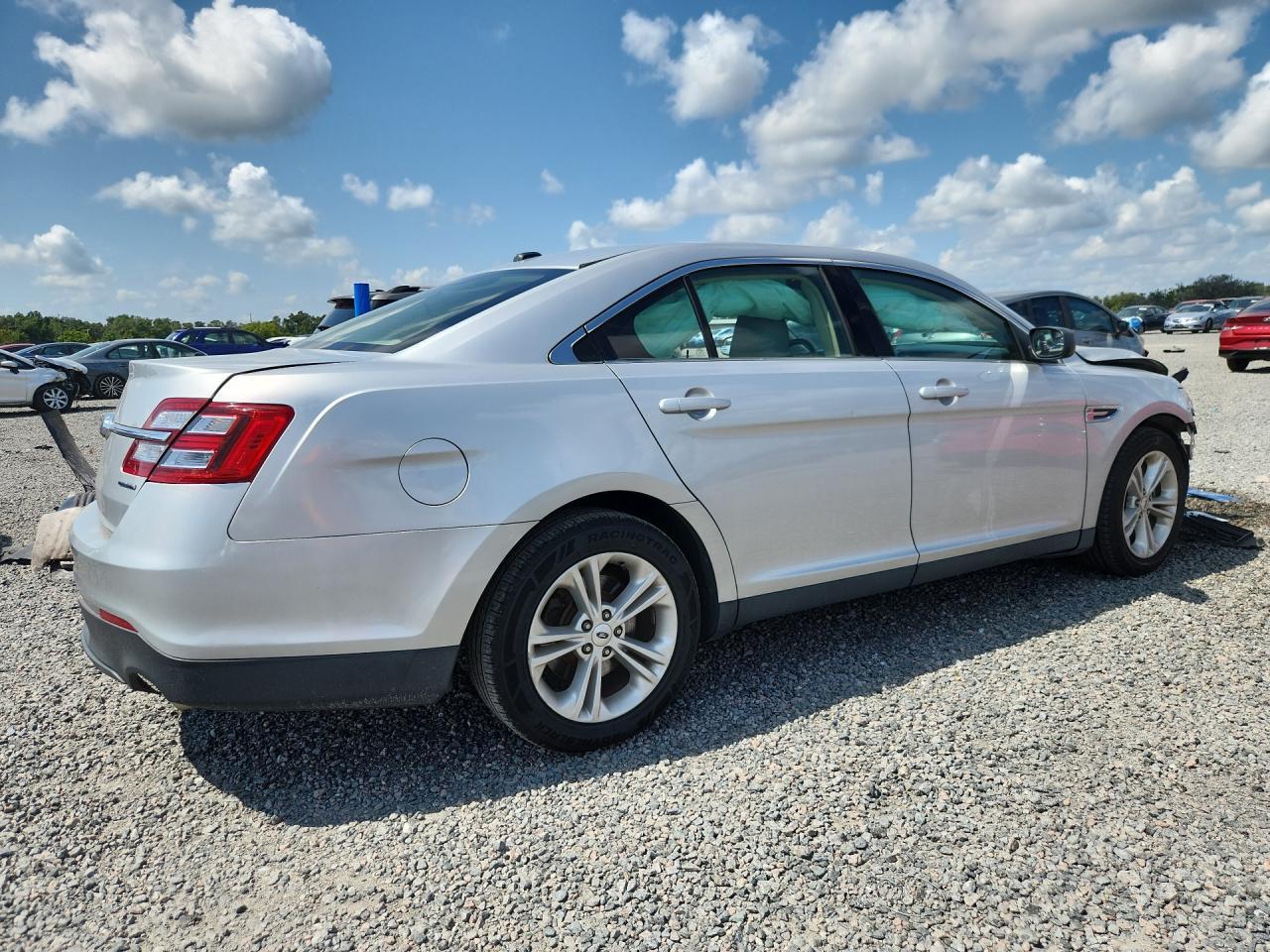 2016 Ford Taurus Se - Фото 3