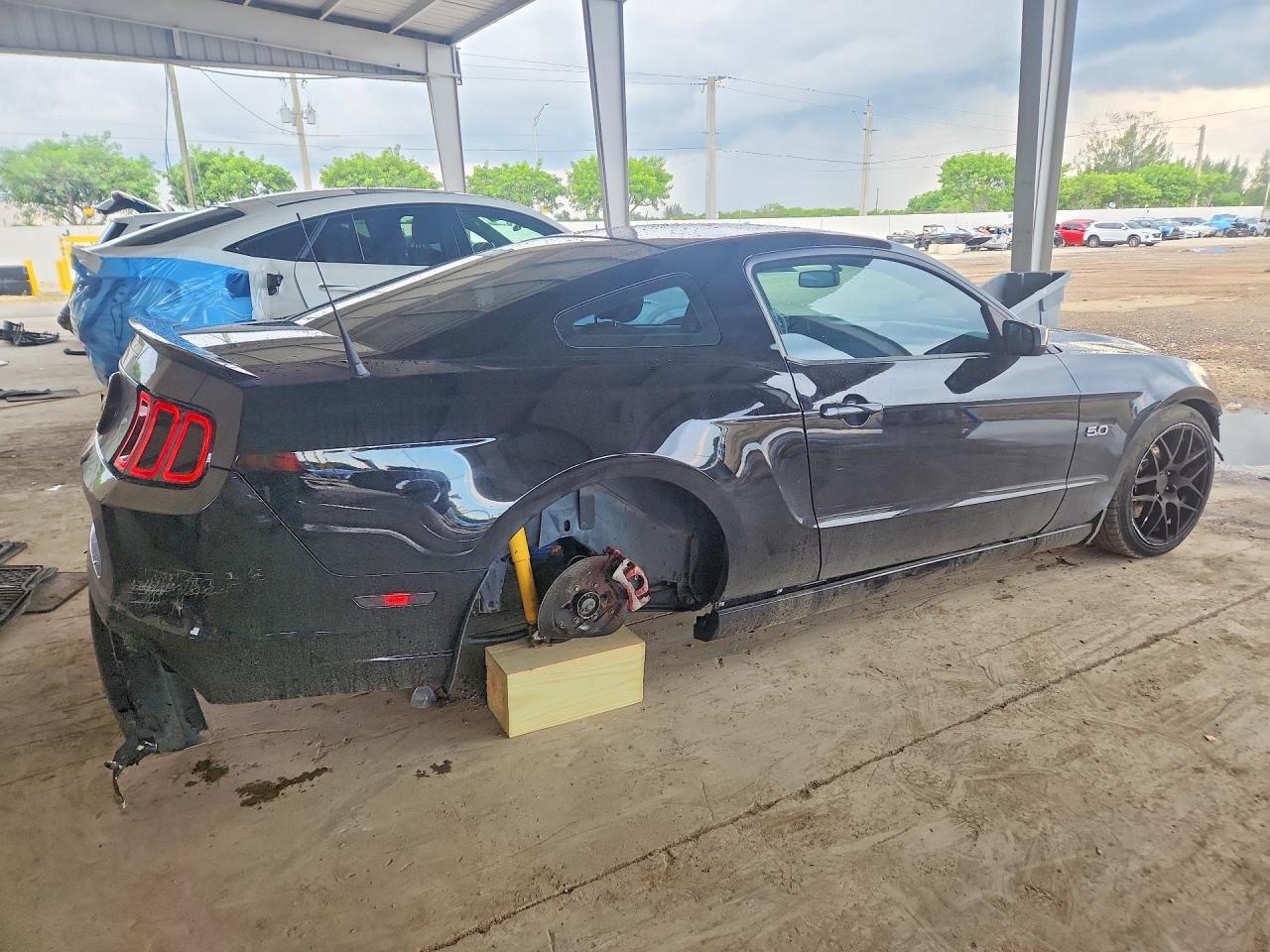2014 Ford Mustang Gt - Фото 3