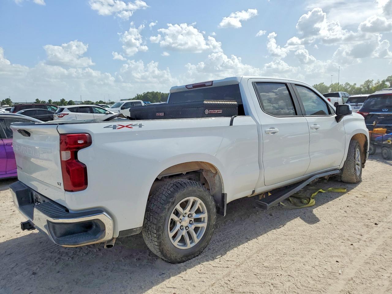 2021 Chevrolet Silverado K1500 Lt - Фото 3