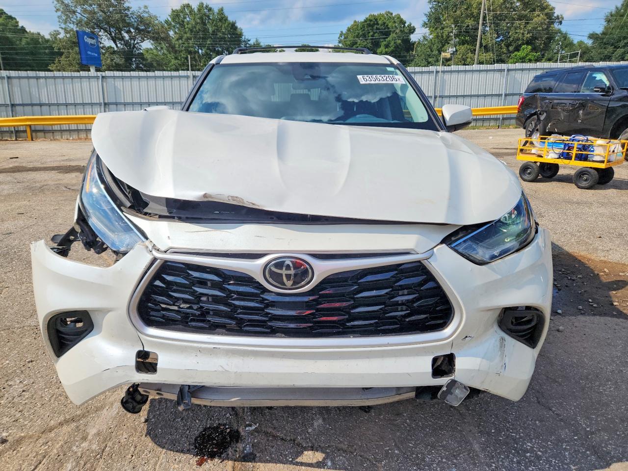 2021 Toyota Highlander Le - Фото 5