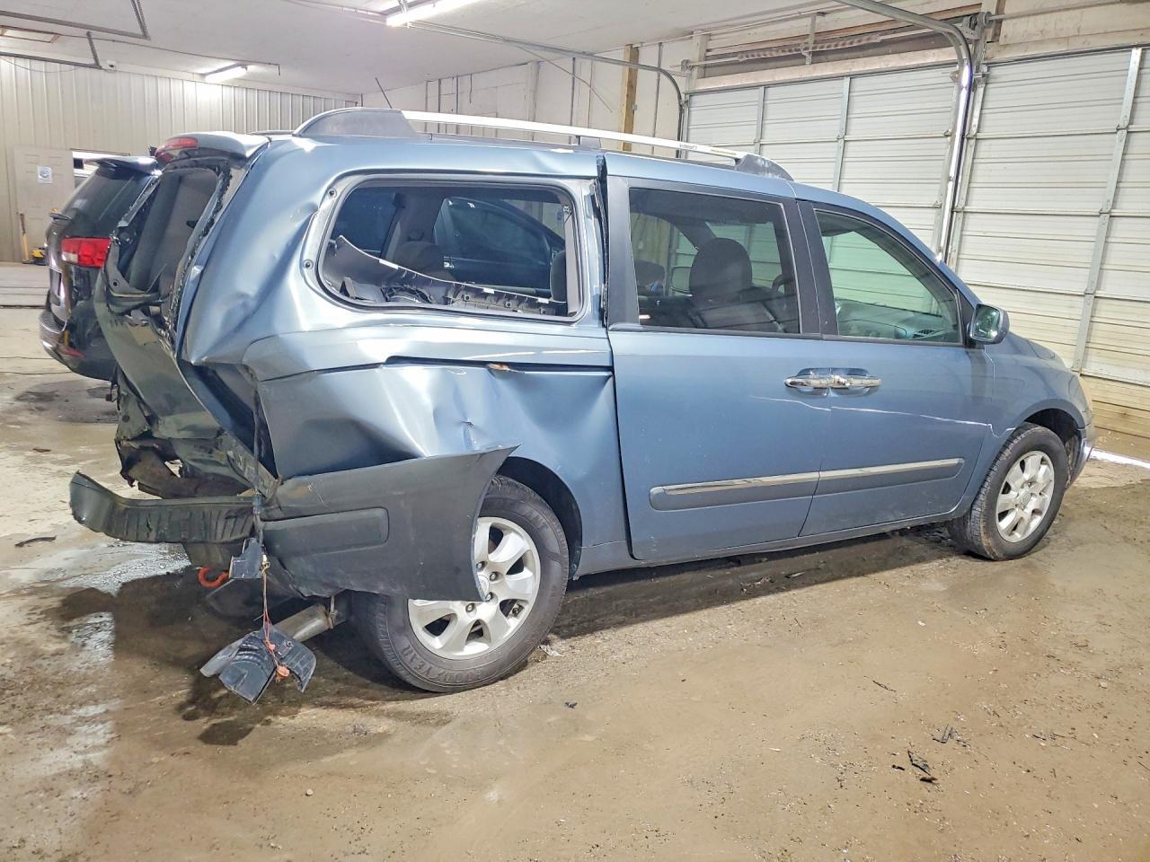 2007 Hyundai Entourage Gls - Фото 3