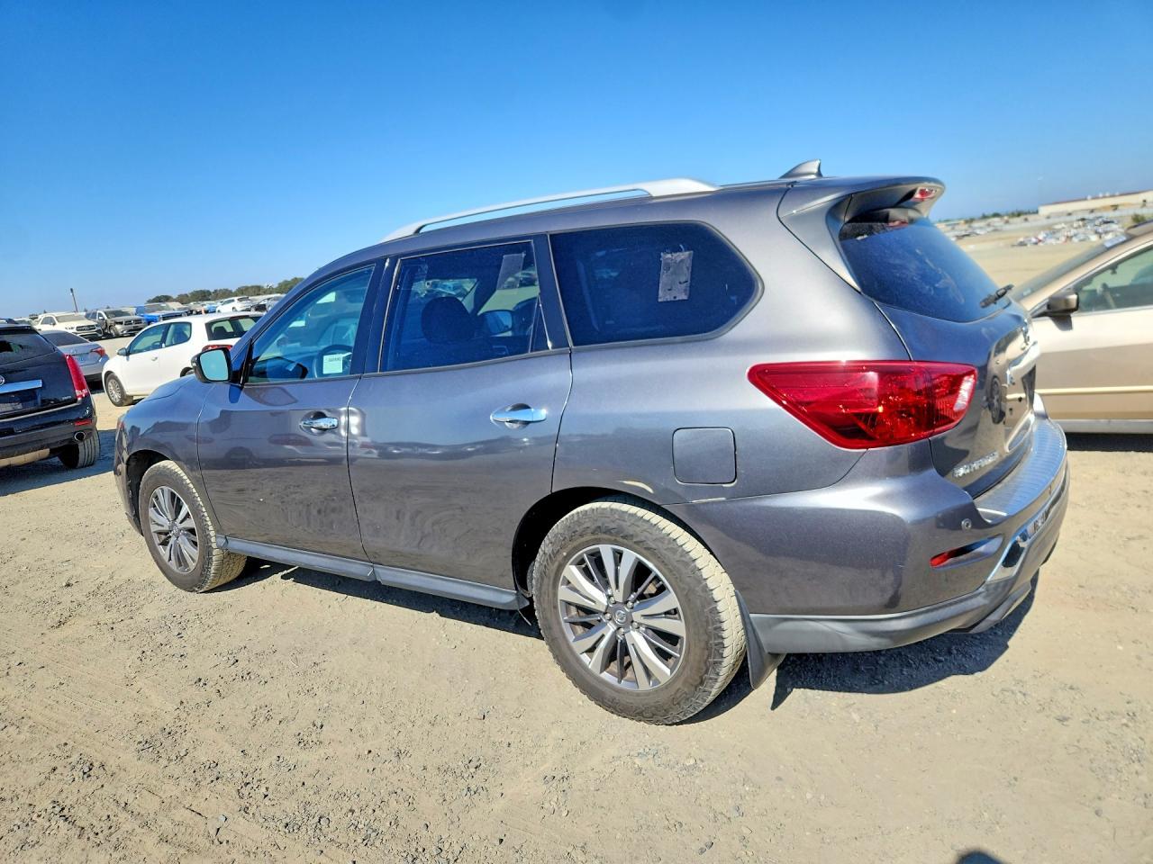 2025 Nissan Pathfinder S - Image 2