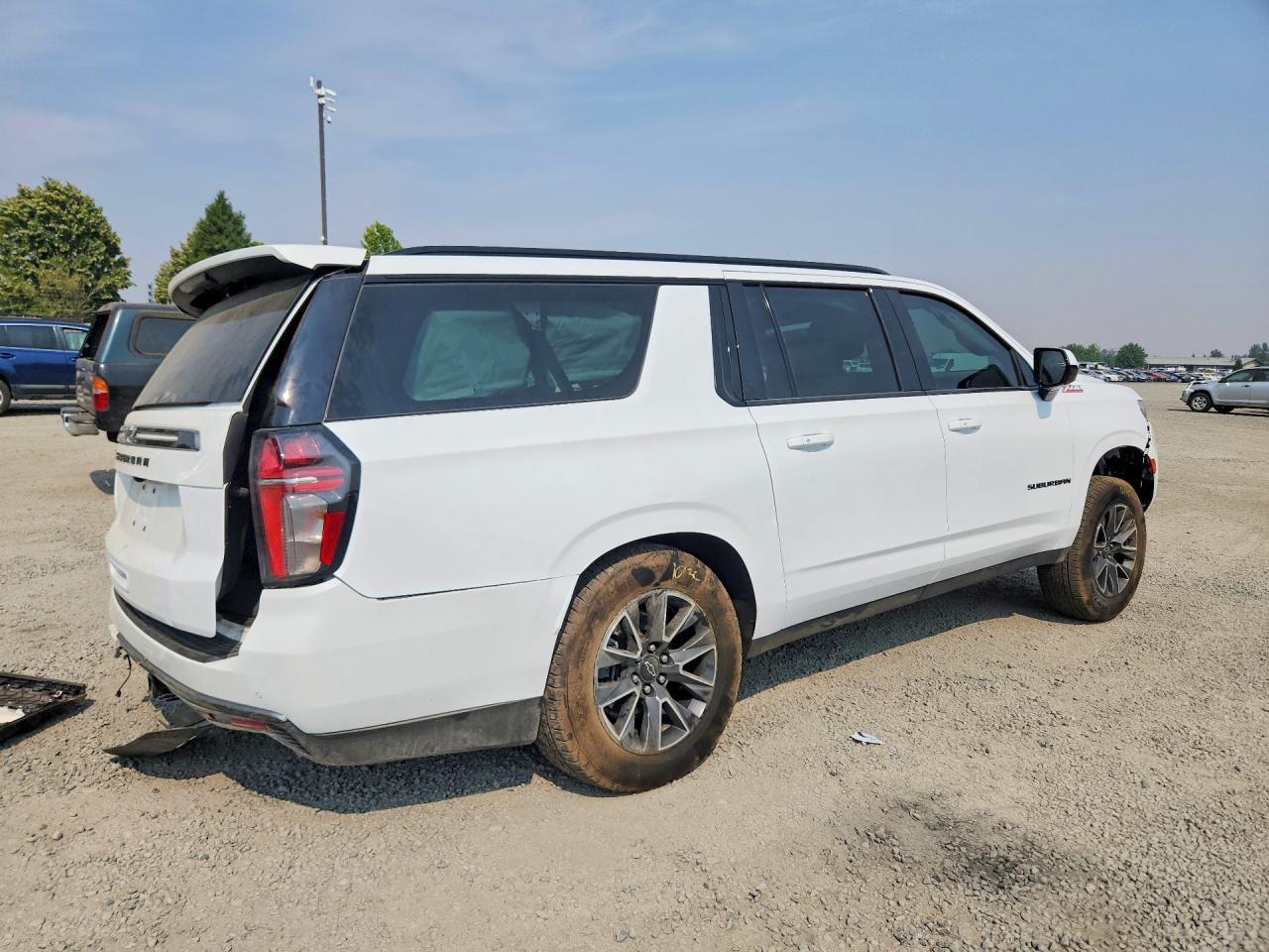2022 Chevrolet Suburban K1500 Z71 - Image 3