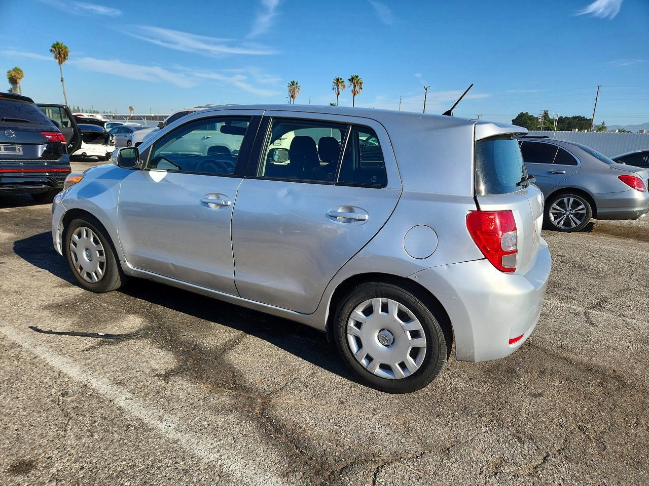 2013 Scion Xd Base - Фото 2