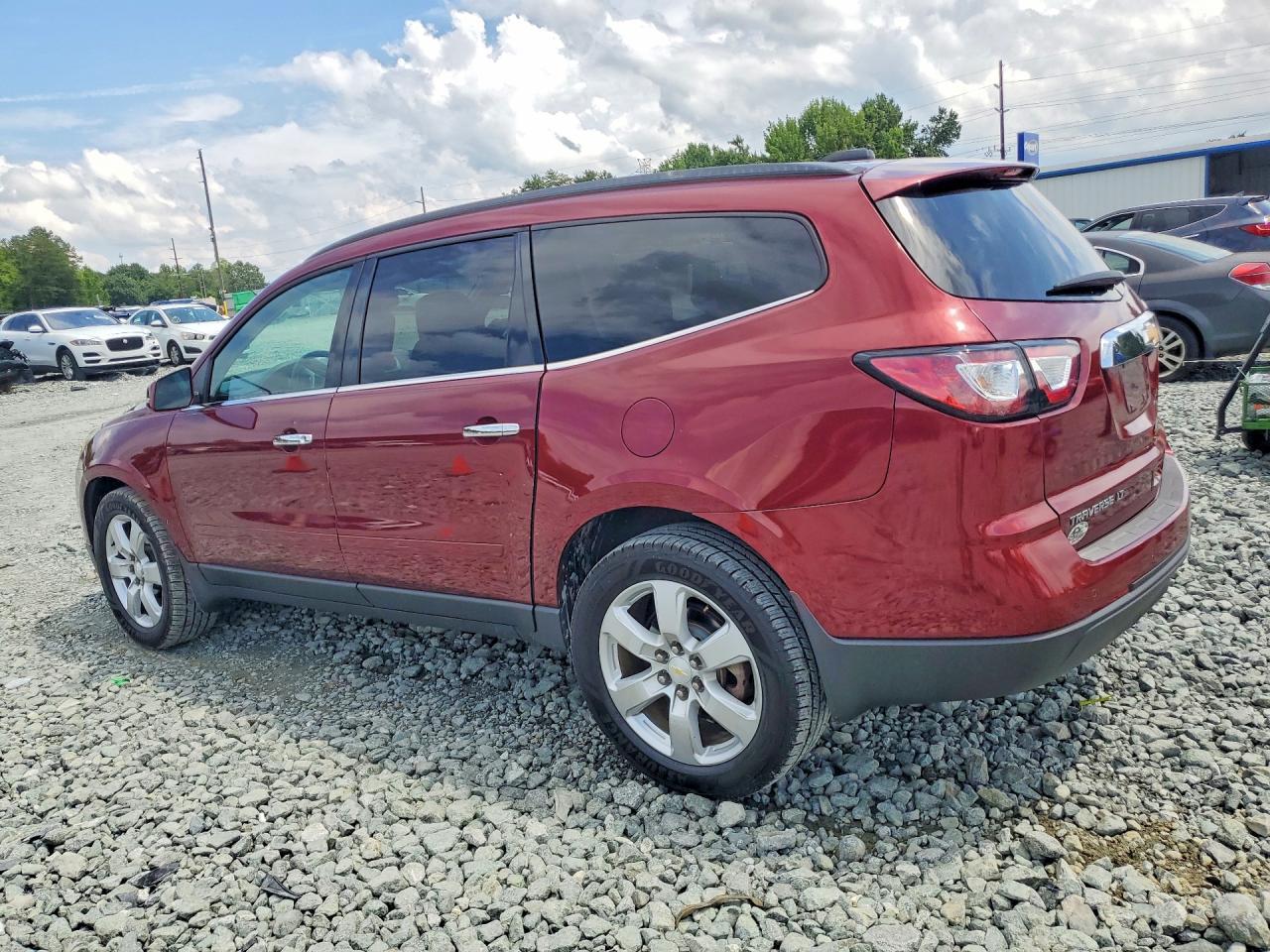 2017 Chevrolet Traverse Lt - Image 2