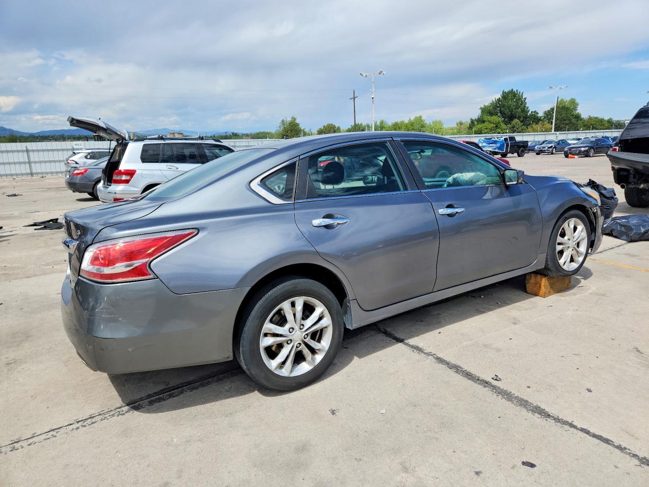 2014 Nissan Altima 2.5 S - Image 3