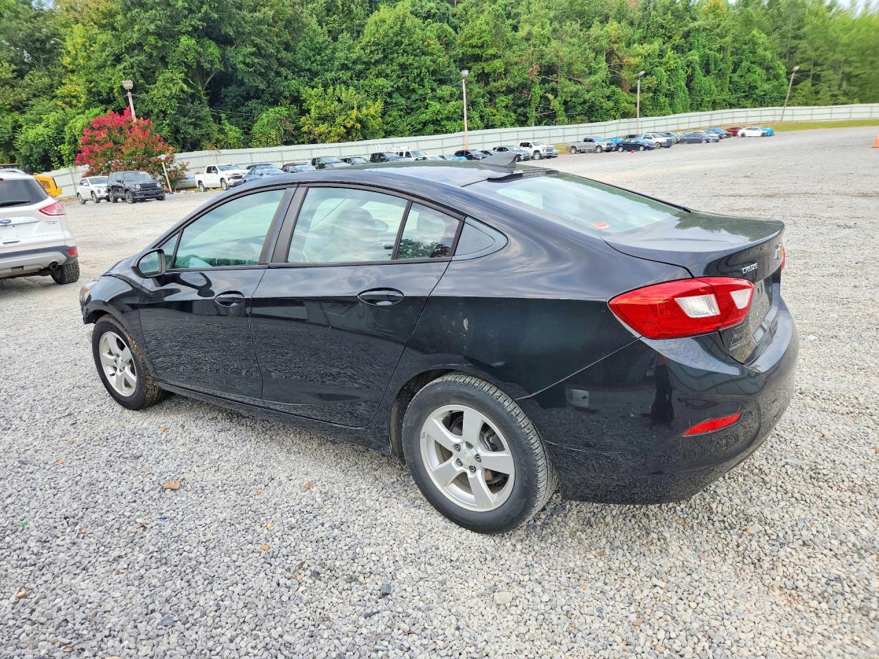 2017 Chevrolet Cruze Ls - Фото 2