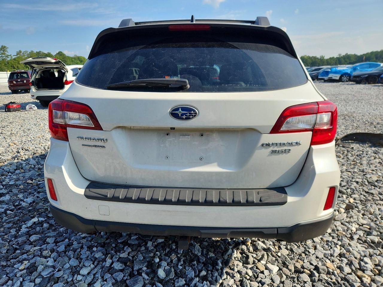 2016 Subaru Outback 3.6R Limited - Image 6