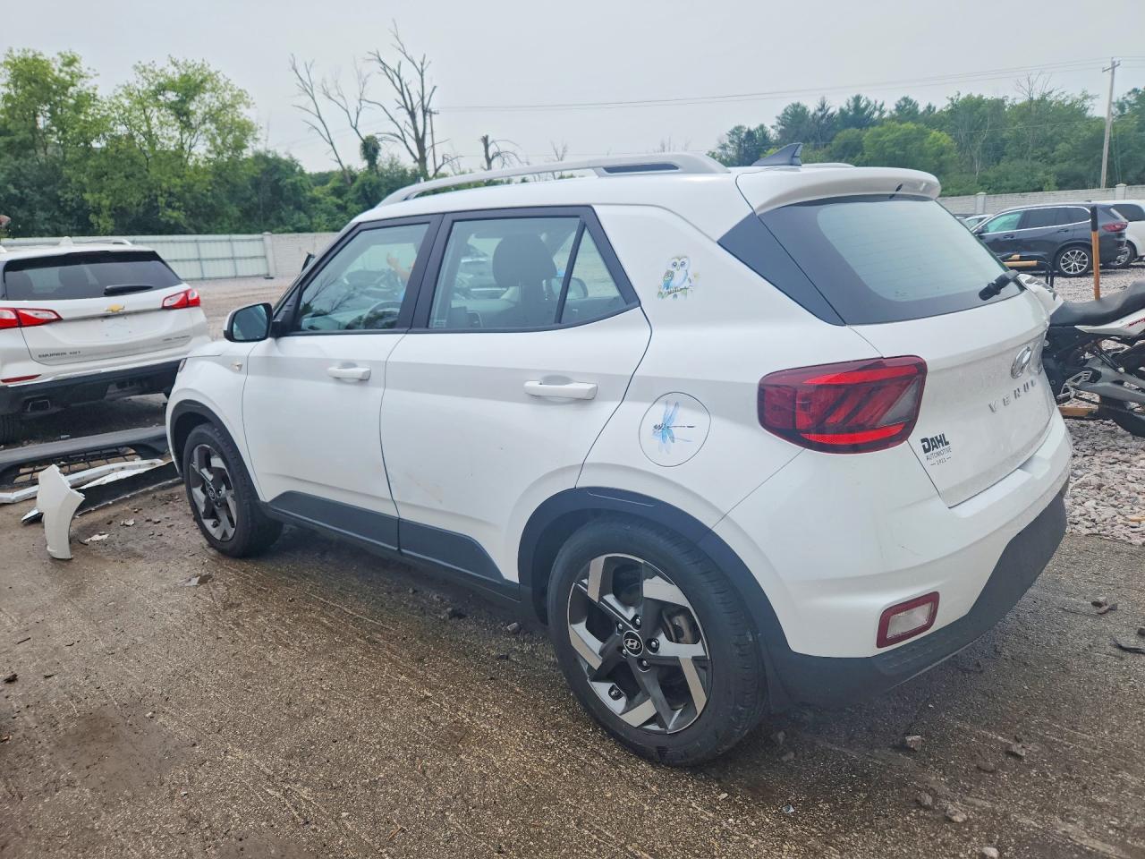 2022 Hyundai Venue Sel - Image 2