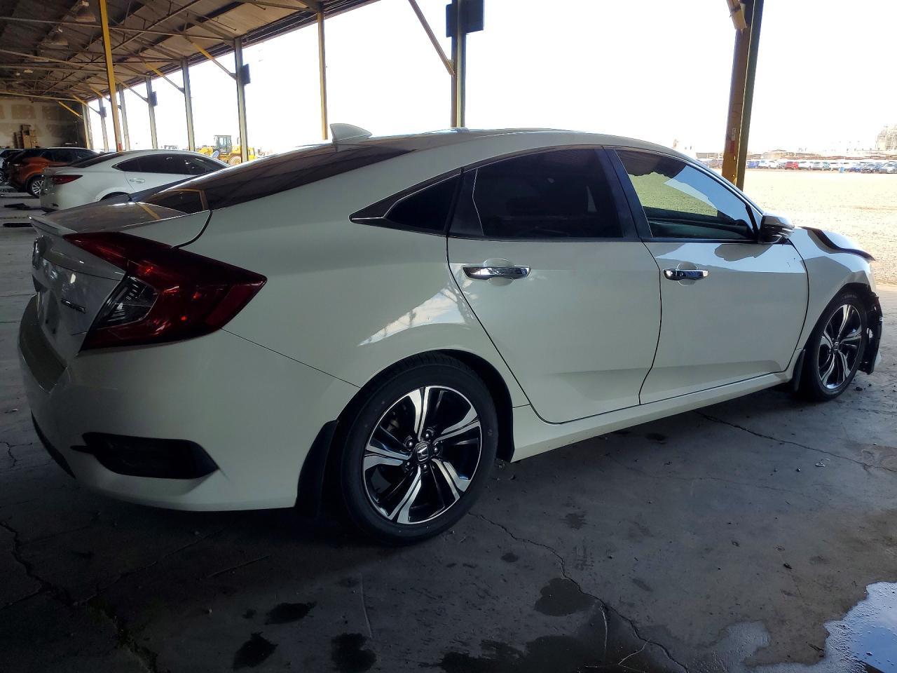 2016 Honda Civic Touring - Фото 3