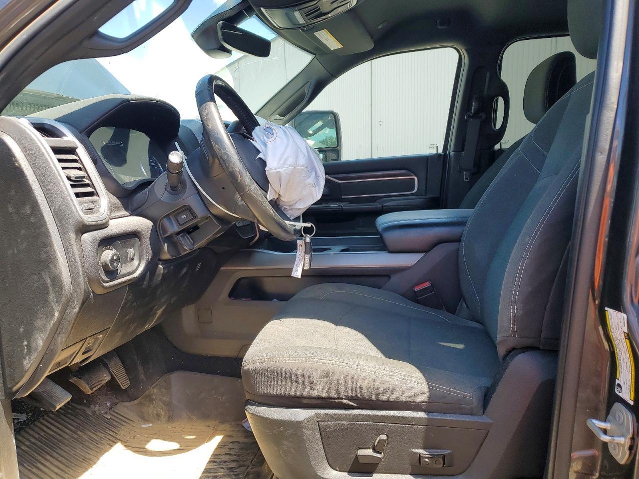 2023 Ram 3500 Big Horn - Фото 7