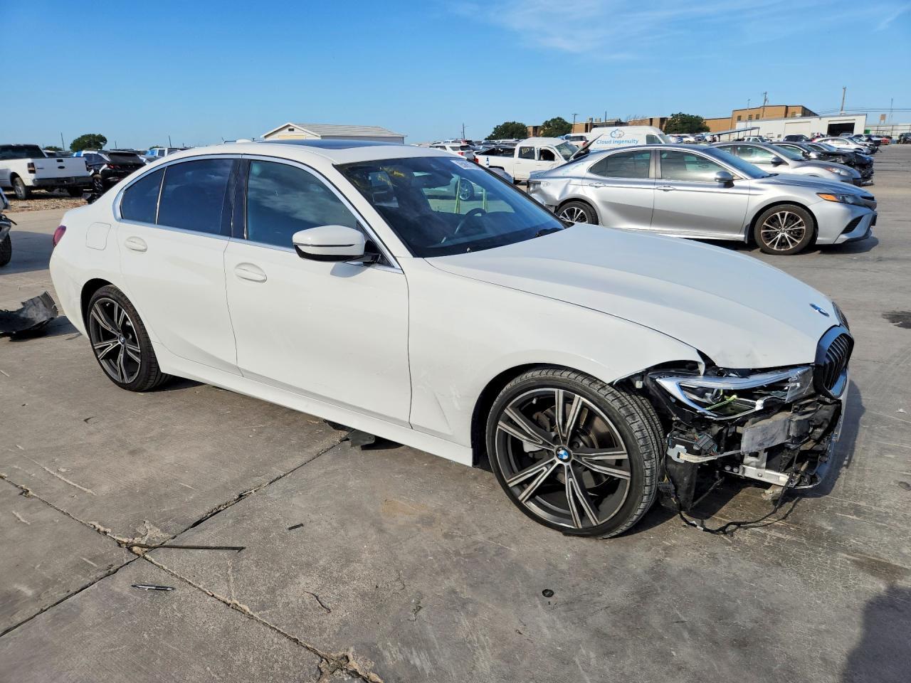 2022 BMW 330Xi - Image 4