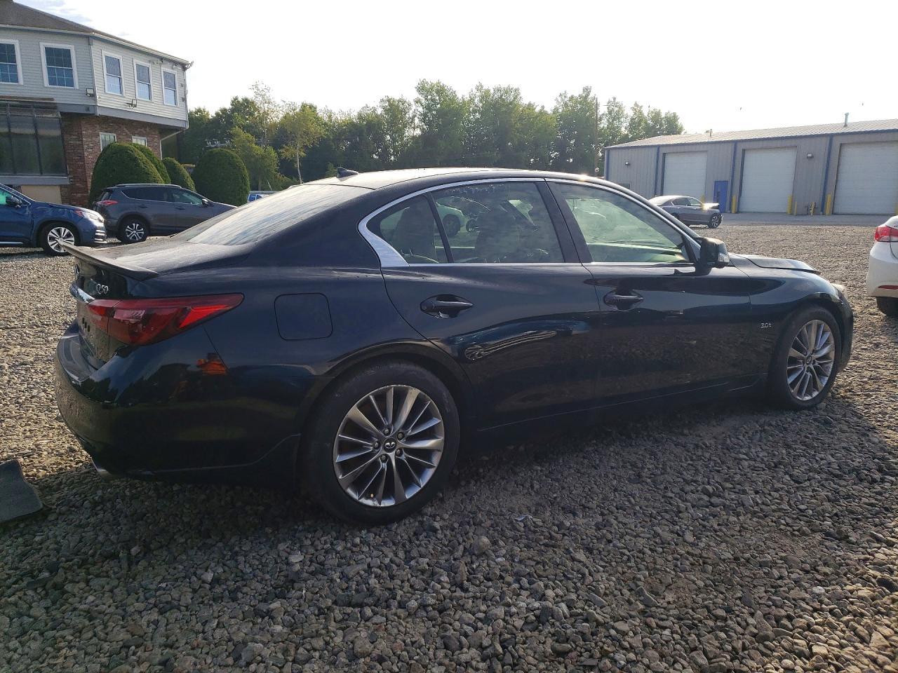 2018 Infiniti Q50 3.0T Luxe - Image 3