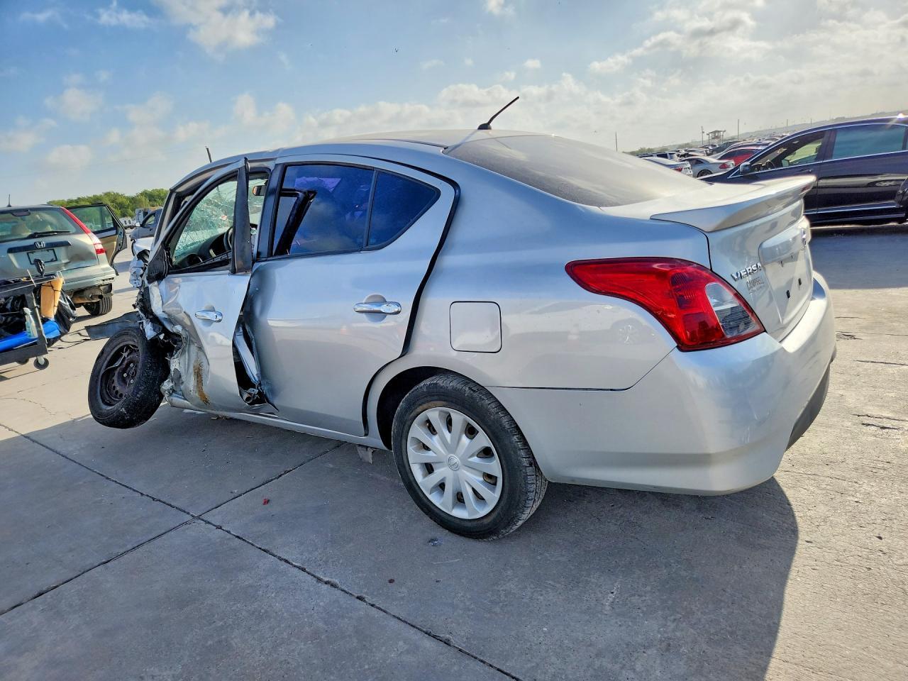 2017 Nissan Versa 1.6 Sv - Фото 2