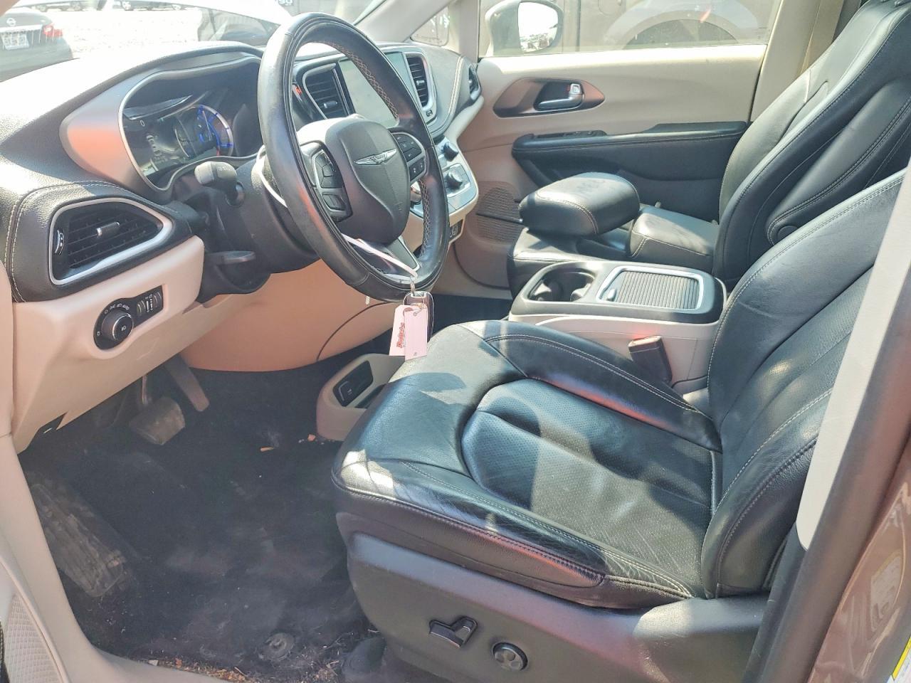 2022 Chrysler Pacifica Hybrid Touring L - Фото 7
