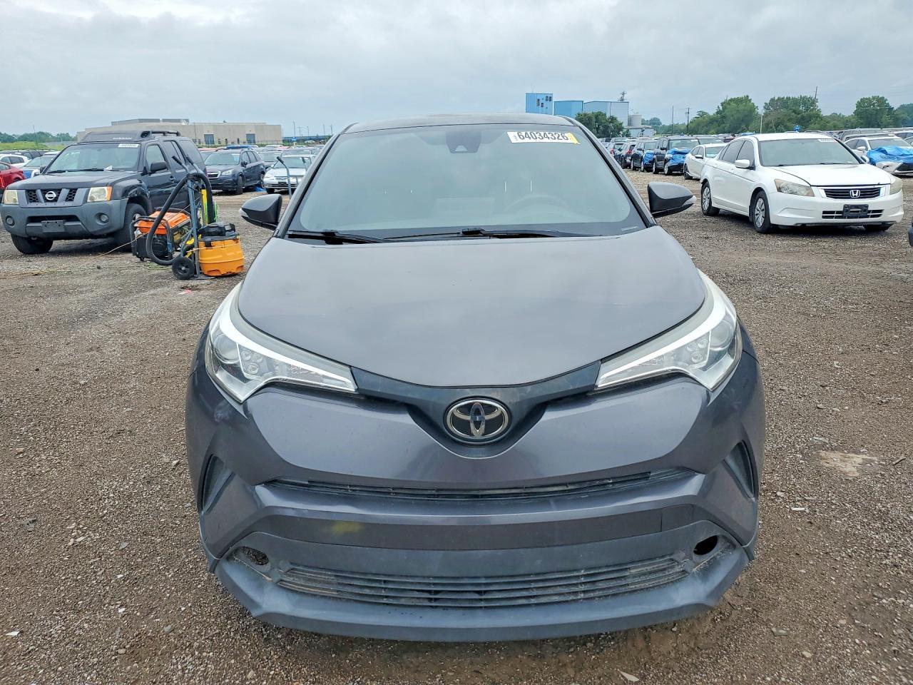 2019 Toyota C-Hr Le - Image 5
