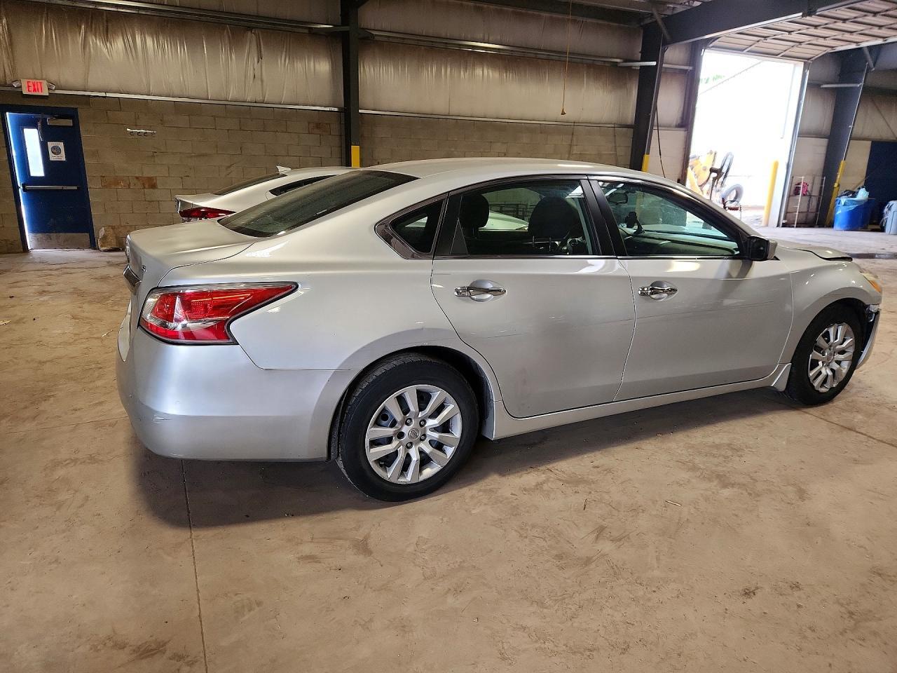 2015 Nissan Altima 2.5 S - Фото 3